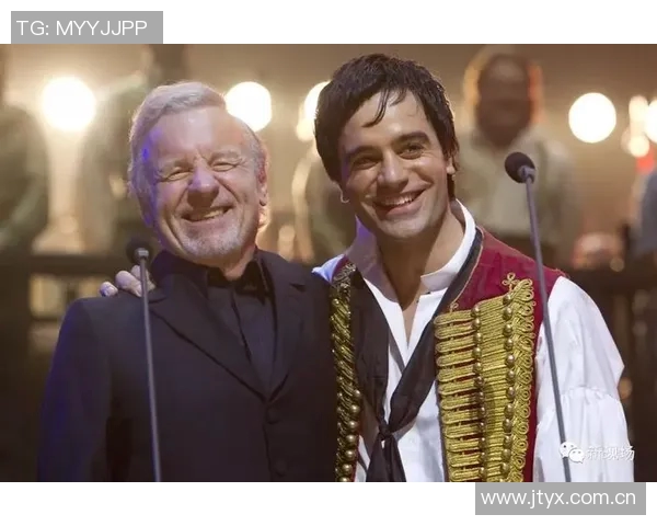 凯恩与妻子共享啤酒节欢乐时光为这一周的美好回忆添上完美句号 凯恩与妻子共享啤酒节欢乐时光为这一周的美好回忆添上完美句号