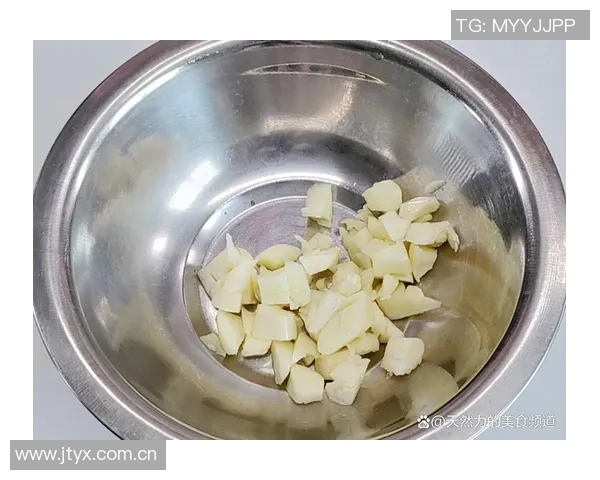 杨瀚森的日常生活：翻译工作与自制美食的简单乐趣