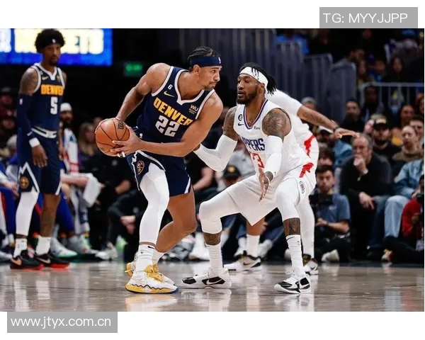 海兰德半场表现抢眼5投3中贡献12分1篮板2助攻1抢断助力全队 海兰德半场表现抢眼5投3中贡献12分1篮板2助攻1抢断助力全队