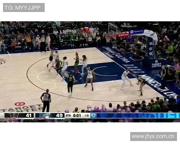 克莱半场表现出色三分球完美命中助力球队进攻火力全开