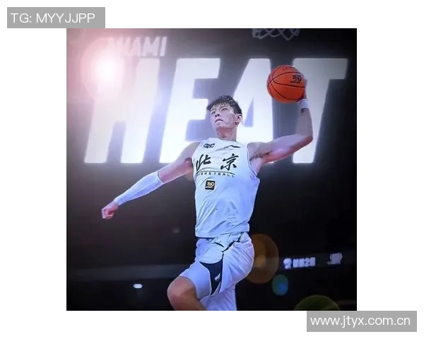 曾凡博首秀闪耀NBA中国赛太阳队对决篮网精彩回顾 曾凡博首秀闪耀NBA中国赛太阳队对决篮网精彩回顾