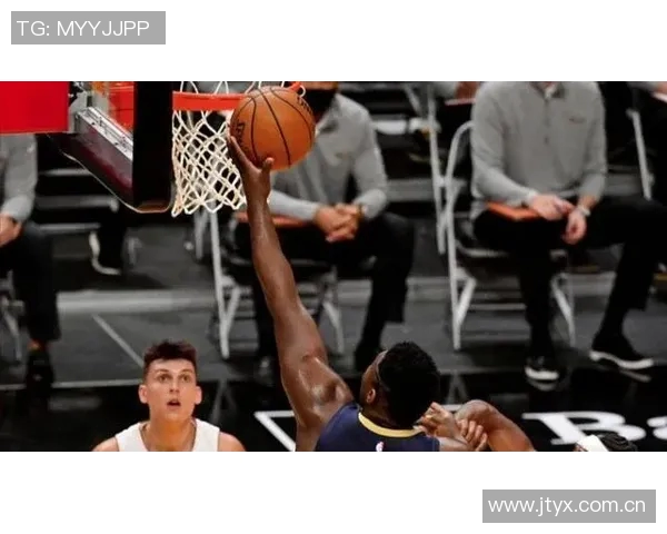 亨特表现出色半场高效6中5砍下12分6板1助1断依旧稳健展现实力 亨特表现出色半场高效6中5砍下12分6板1助1断依旧稳健展现实力