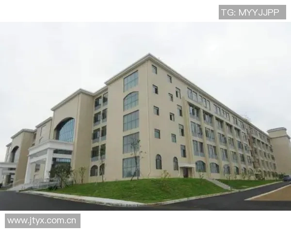 罗贝托与阿尔巴合影留念感慨共度岁月祝福未来一切顺利 罗贝托与阿尔巴合影留念感慨共度岁月祝福未来一切顺利