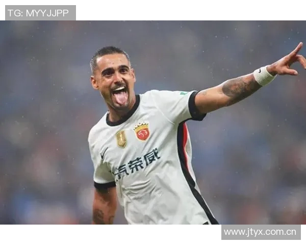 莱昂纳多自信球队本赛季争冠成功期待瓦科争夺金靴荣耀 莱昂纳多自信球队本赛季争冠成功期待瓦科争夺金靴荣耀