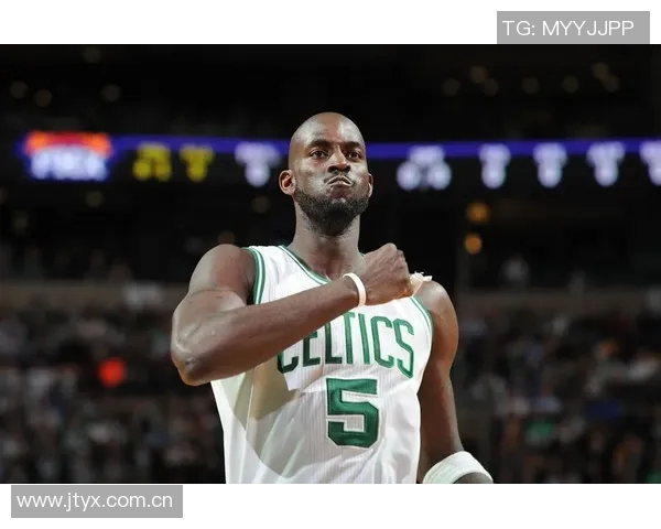 里夫斯赛后第一时间告知詹姆斯我曾为他们父子送出空接精彩瞬间 里夫斯赛后第一时间告知詹姆斯我曾为他们父子送出空接精彩瞬间