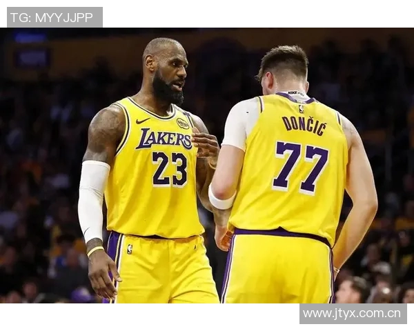 媒体人期待里夫斯表现出色詹姆斯和东契奇需适应新战术体系