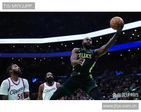 杰伦布朗怒斥裁判放任对手犯规直言已忍无可忍