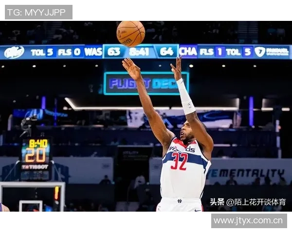 米德尔顿重返赛场半场表现抢眼贡献10分并助攻字母哥制造犯规