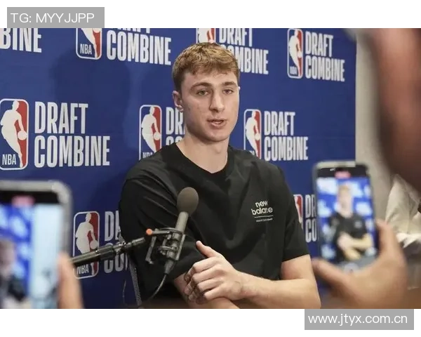 克莱期待弗拉格身体状态出色对比赛产生积极影响 克莱期待弗拉格身体状态出色对比赛产生积极影响